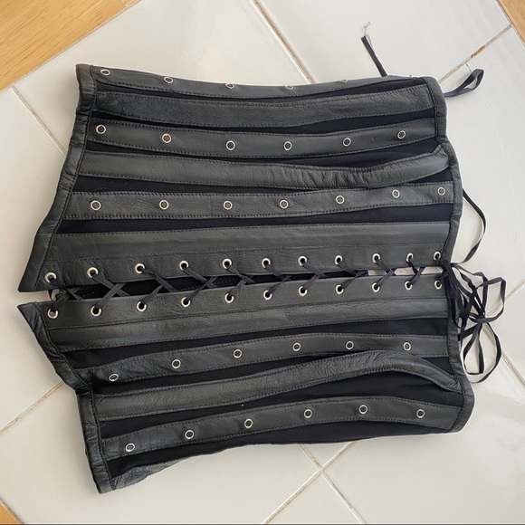 Black Leather lace-up Bodice - Picture 3 of 6